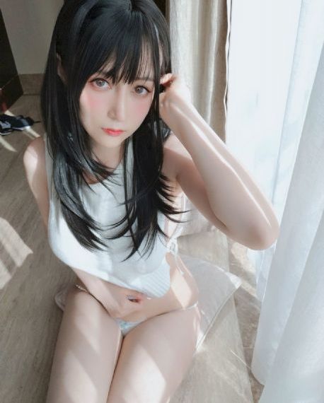 《年轻的秘书》在线观看_在线完整观看